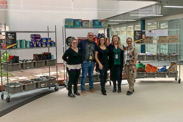 group photo - donation Le Far