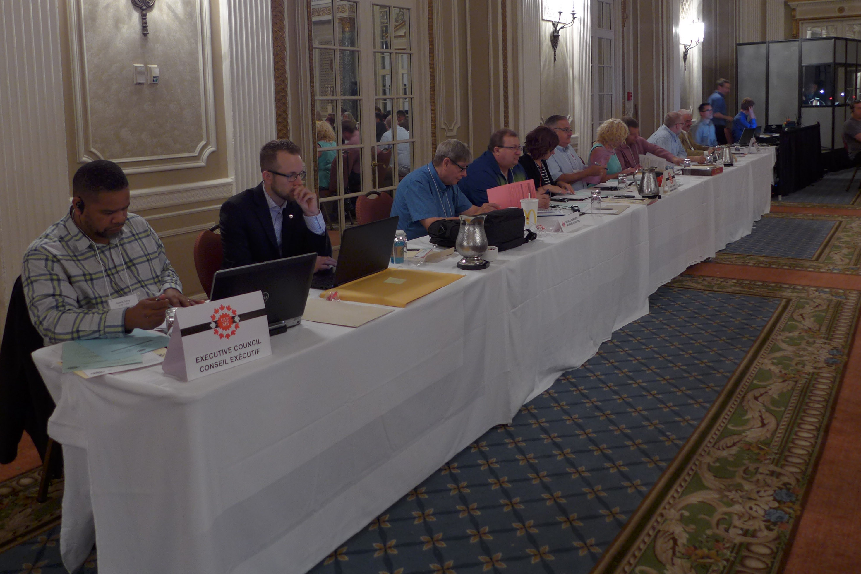 Les Vice-présidents régionals : Eddy Aristil, Jérôme Martel, Gary Esslinger, Greg Krokosh, Kimberley Koch, Brian Oldford, Linda Koenders, Ken Bye, Jamie vanSydenborgh, Cosimo Crupi 