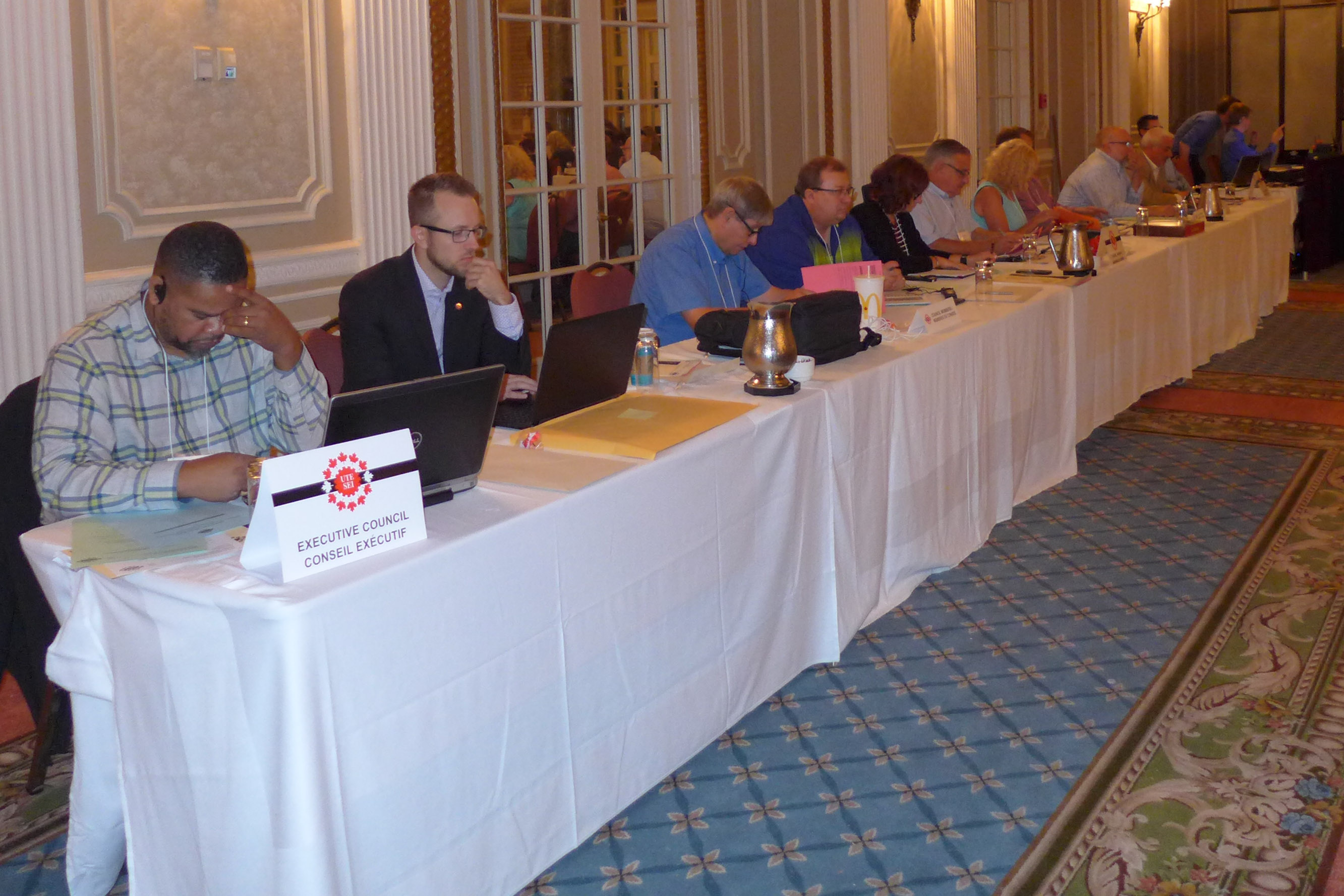 Les Vice-présidents régionals : Eddy Aristil, Jérôme Martel, Gary Esslinger, Greg Krokosh, Kimberley Koch, Brian Oldford, Linda Koenders, Ken Bye, Jamie vanSydenborgh, Cosimo Crupi