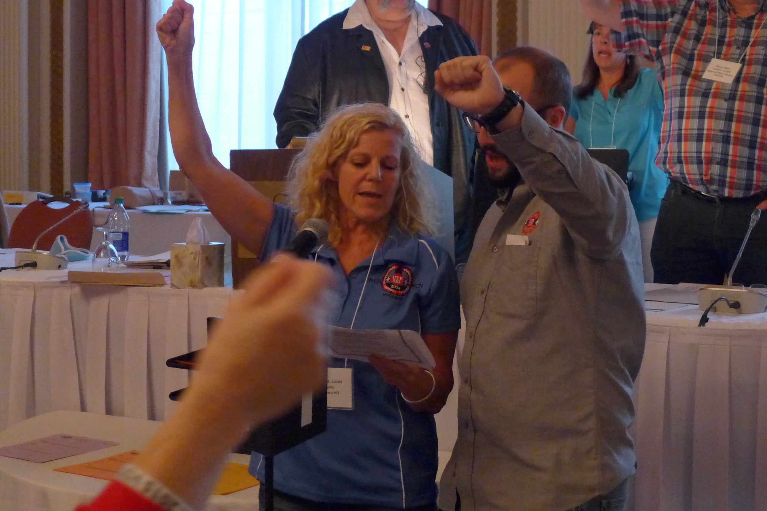 Linda Koenders and Gabriel Bourdon singing Solidarity Forever