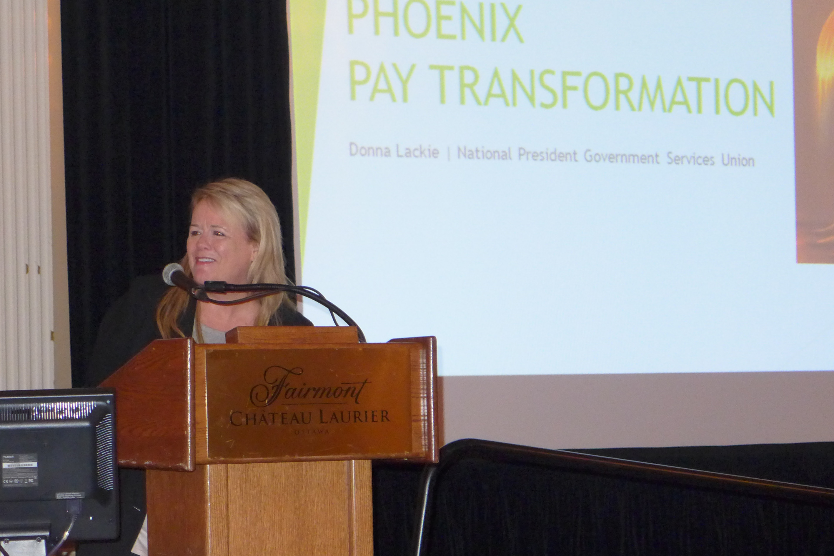 Donna Lackie, présidente nationale du Syndicat des services gourvernementaux