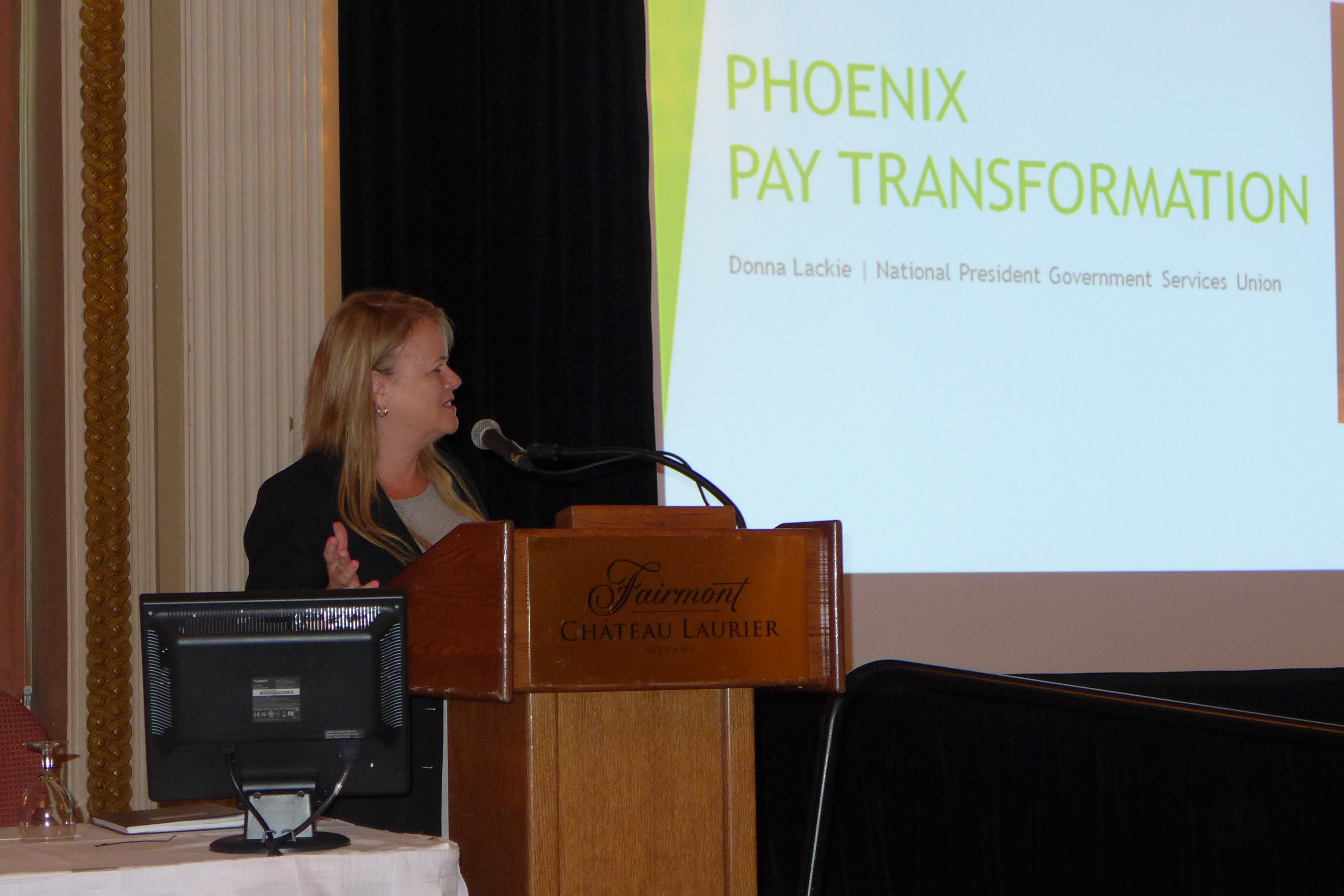 Donna Lackie, présidente nationale du Syndicat des services gourvernementaux