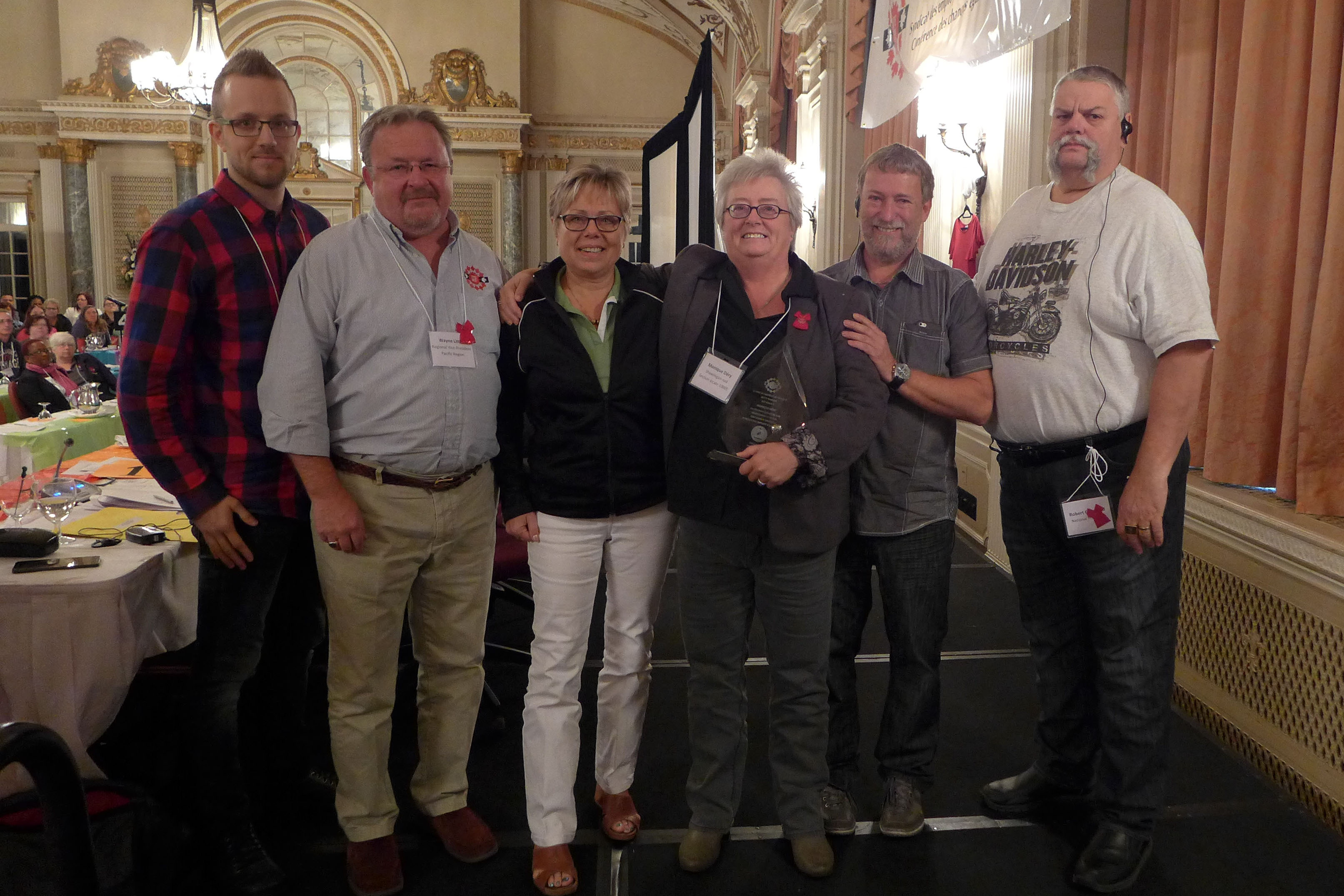 Monique Déry, reçoit le Prix de mérite Elizabeth (Betty) Bannon dans le domaine de la santé et de la sécurité