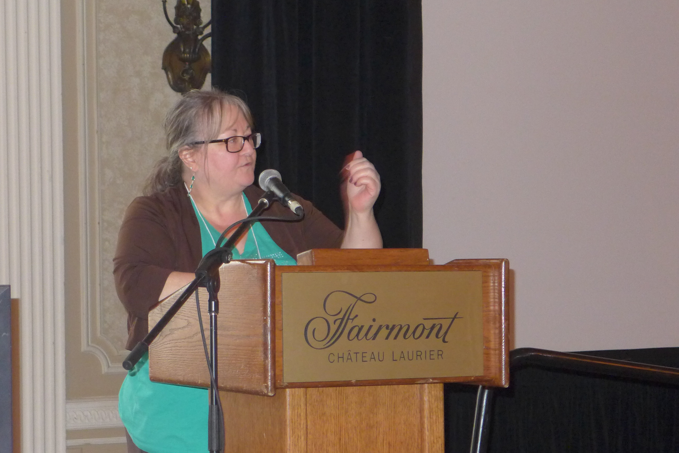 Madonna Gardiner, 2ième Vice-présidente nationale a parlé au sujet des négociations