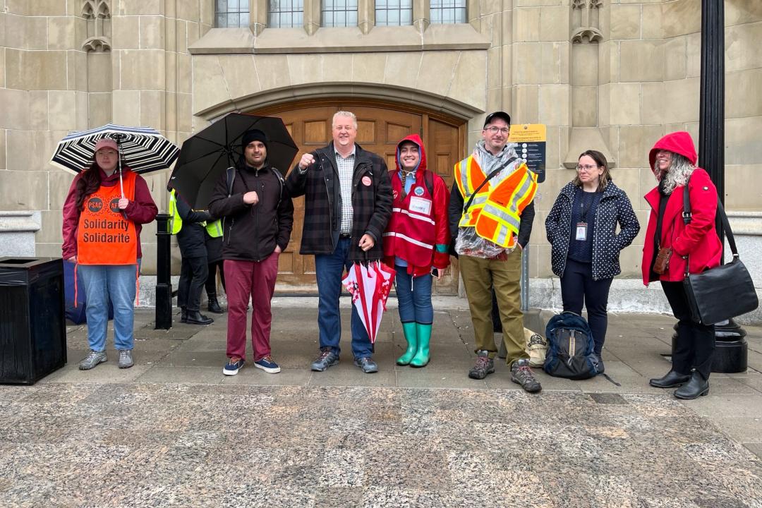 Marc Brière, président national devant le bâtiment Connaught